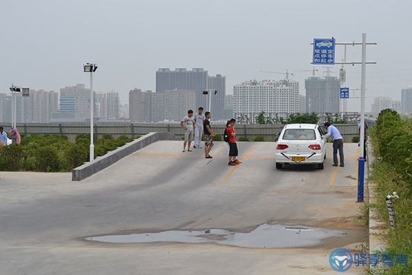 鸿通驾校半坡场地